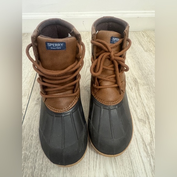 Sperry Kids Two-Tone Brown and Black Boots - Picture 1 of 6